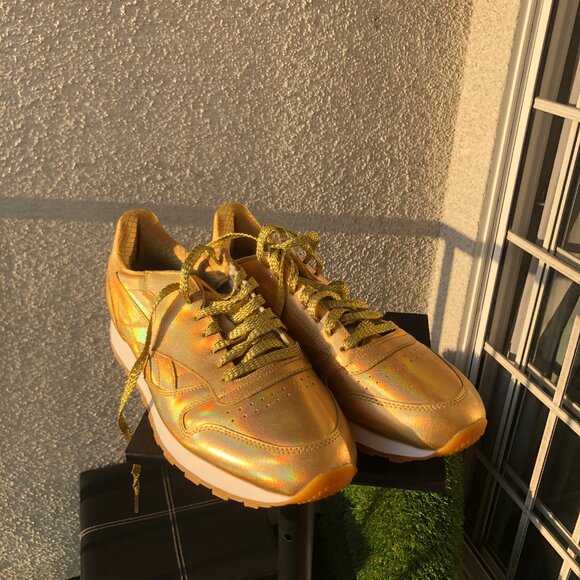 Wonder Woman 1984 X Leather Reebok Classics Size 11 Mens - Picture 2 of 4